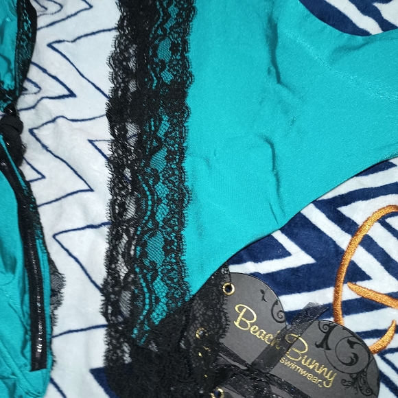 Beach Bunny NWT Love Fool LG Bikini Swimsuit - Picture 5 of 8